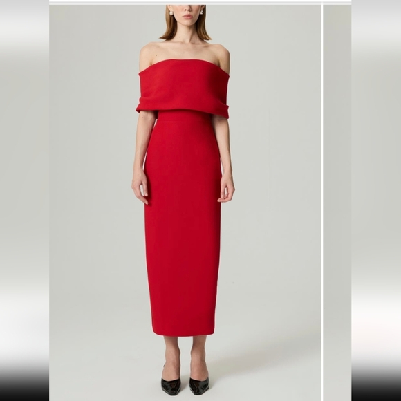 Elegant Strapless Red Dress - Picture 3 of 11